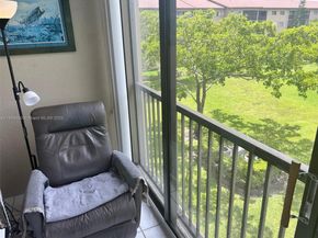 12550 SW 15th St 303E, Pembroke Pines FL 33027