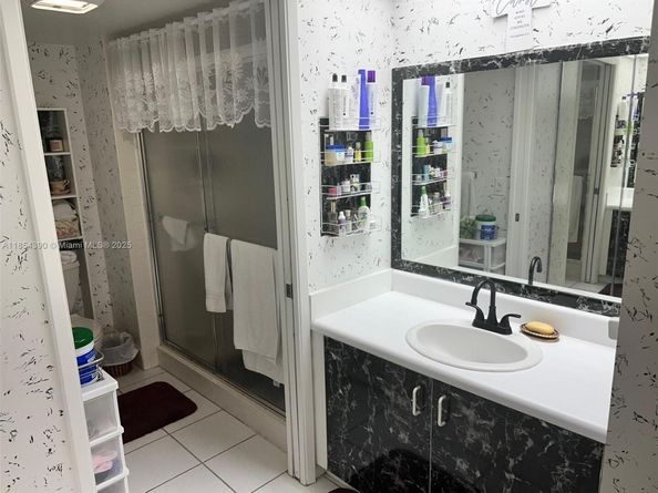 12550 SW 15th St 303E, Pembroke Pines FL 33027