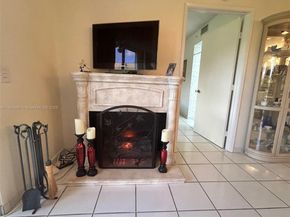 12550 SW 15th St 303E, Pembroke Pines FL 33027