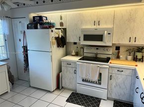 12550 SW 15th St 303E, Pembroke Pines FL 33027