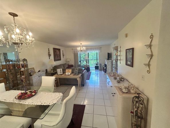 12550 SW 15th St 303E, Pembroke Pines FL 33027
