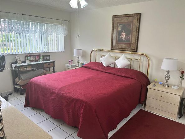12550 SW 15th St 303E, Pembroke Pines FL 33027