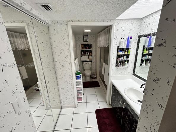 12550 SW 15th St 303E, Pembroke Pines FL 33027
