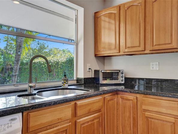 20101 NE 20th Ct, Miami FL 33179