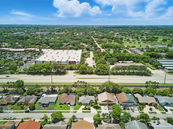 7420 SW 14th Pl, North Lauderdale FL 33068