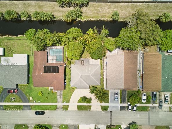 7420 SW 14th Pl, North Lauderdale FL 33068