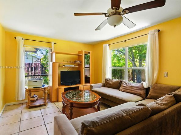 7420 SW 14th Pl, North Lauderdale FL 33068