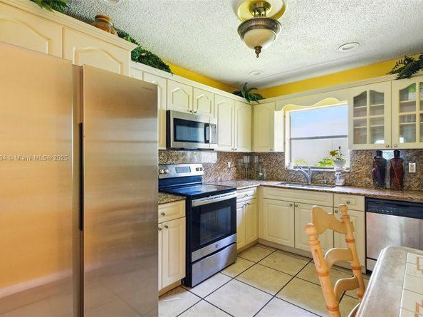 7420 SW 14th Pl, North Lauderdale FL 33068