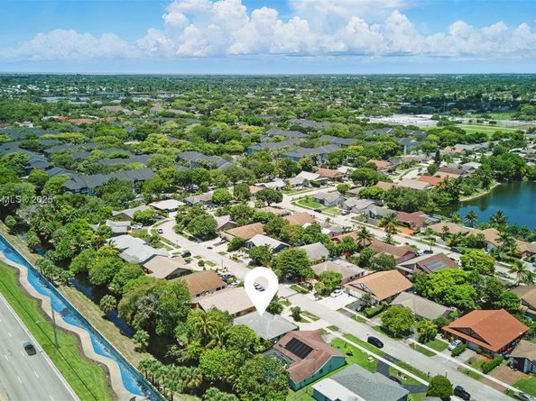 7420 SW 14th Pl, North Lauderdale FL 33068