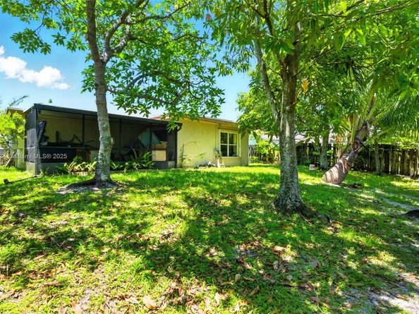 7420 SW 14th Pl, North Lauderdale FL 33068