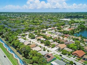 7420 SW 14th Pl, North Lauderdale FL 33068