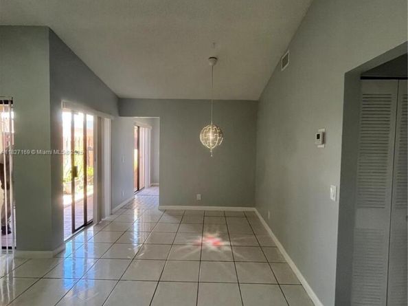 6298 NW 170th Ln, Hialeah FL 33015
