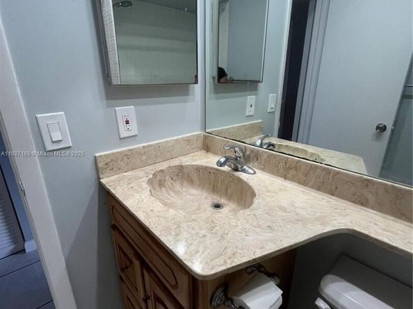 6298 NW 170th Ln, Hialeah FL 33015