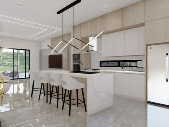 610 NW 25th Ct, Miami FL 33125