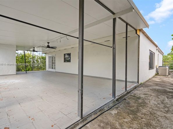 6418 SW 39th Ter, Miami FL 33155