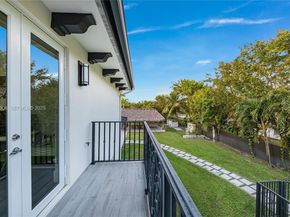 12401 SW 45th St, Miami FL 33175