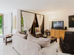 101 SW 96th Ter 101, Plantation FL 33324