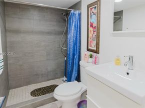 101 SW 96th Ter 101, Plantation FL 33324