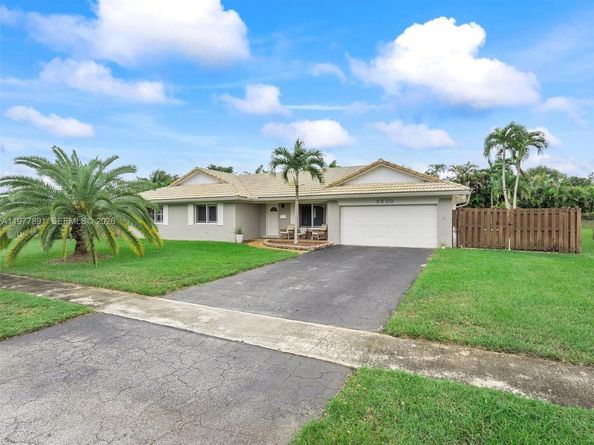 5620 SW 9th St, Plantation FL 33317