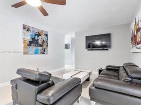 5620 SW 9th St, Plantation FL 33317