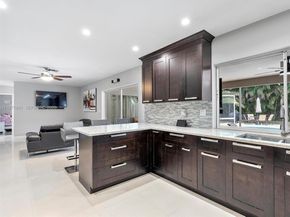 5620 SW 9th St, Plantation FL 33317