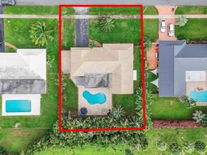 5620 SW 9th St, Plantation FL 33317