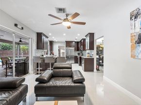 5620 SW 9th St, Plantation FL 33317