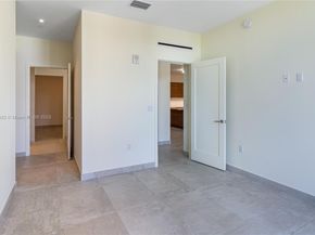 3581 E Glencoe St 307, Miami FL 33133
