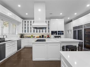 4100 Kiaora St, Miami FL 33133