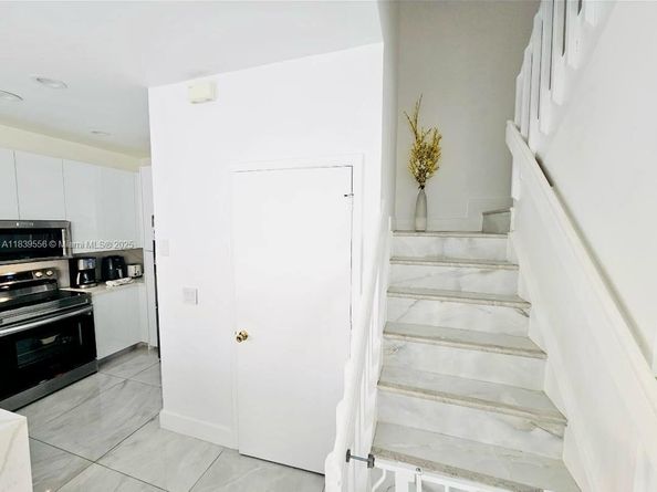 1370 NW 154th Ave, Pembroke Pines FL 33028