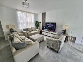 1370 NW 154th Ave, Pembroke Pines FL 33028