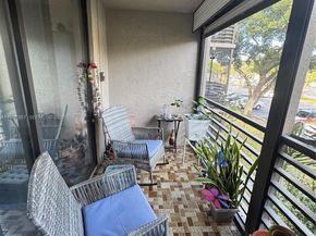 900 Colony Point Cir 218, Pembroke Pines FL 33026
