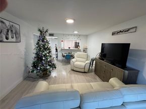 900 Colony Point Cir 218, Pembroke Pines FL 33026