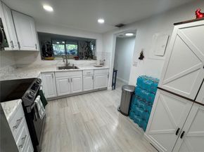 900 Colony Point Cir 218, Pembroke Pines FL 33026