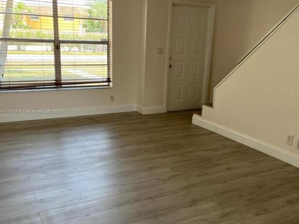 4816 NW 9th Dr 4816, Plantation FL 33317