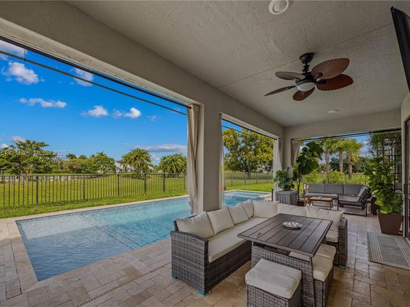 8152 NW 78th St, Tamarac FL 33321