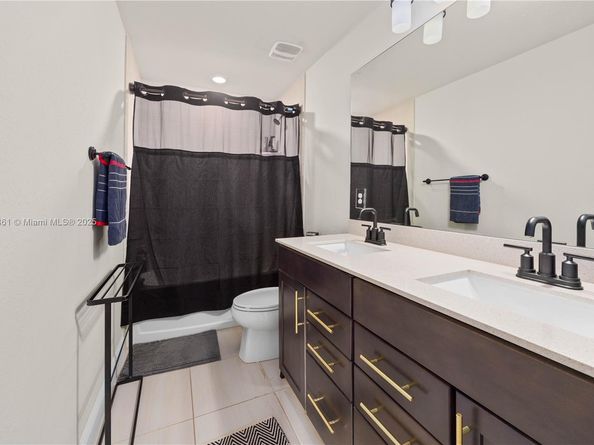 8152 NW 78th St, Tamarac FL 33321