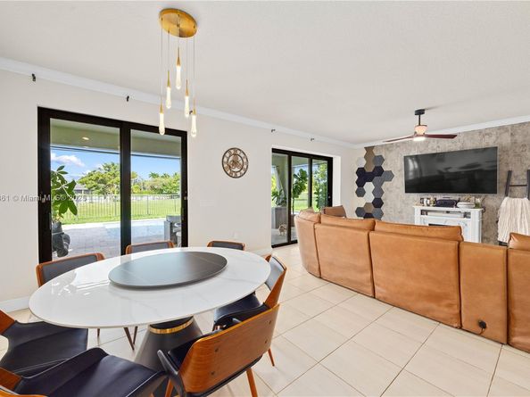 8152 NW 78th St, Tamarac FL 33321