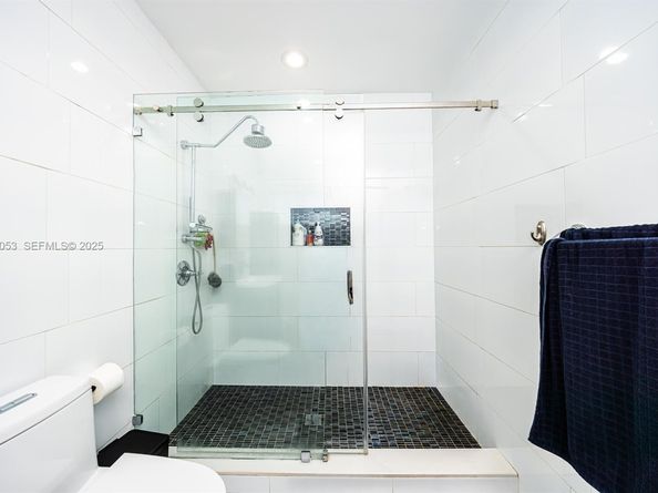 9365 SW 44th St, Miami FL 33165