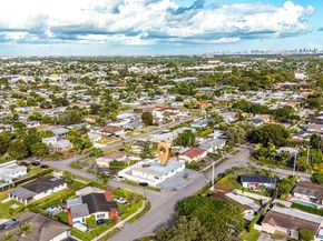9365 SW 44th St, Miami FL 33165