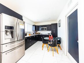 9365 SW 44th St, Miami FL 33165