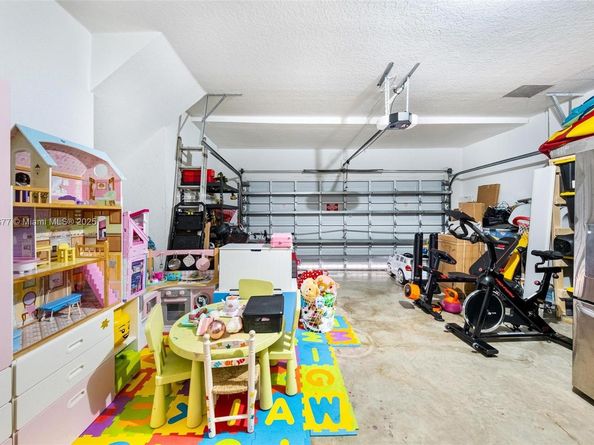 22536 SW 94th Pl, Cutler Bay FL 33190