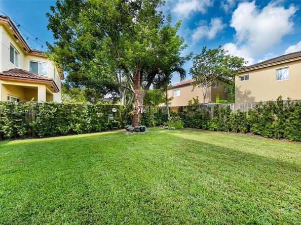 22536 SW 94th Pl, Cutler Bay FL 33190