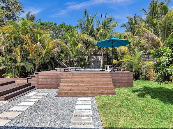 1960 Riverside Dr, Fort Lauderdale FL 33312