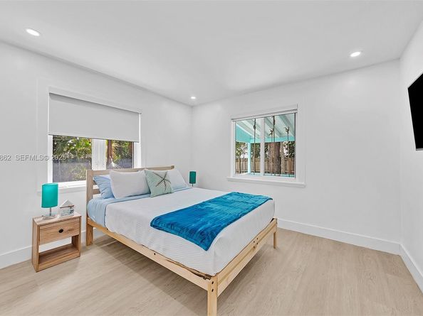 1960 Riverside Dr, Fort Lauderdale FL 33312