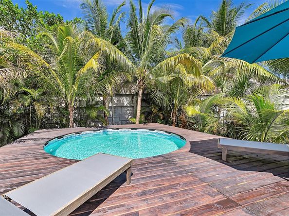 1960 Riverside Dr, Fort Lauderdale FL 33312