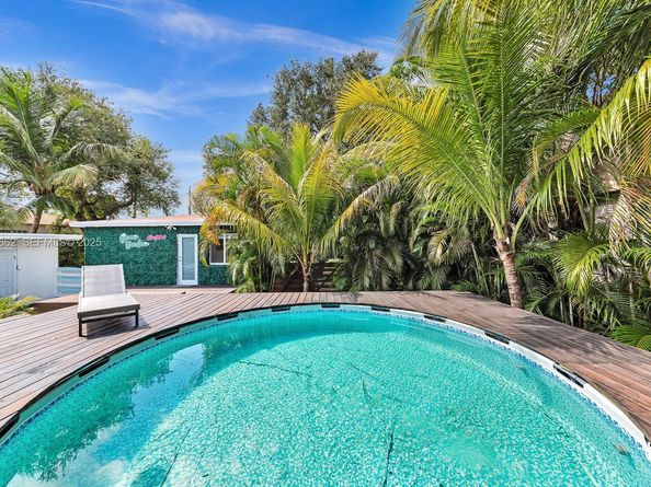 1960 Riverside Dr, Fort Lauderdale FL 33312