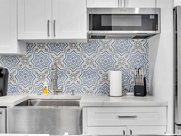 1960 Riverside Dr, Fort Lauderdale FL 33312