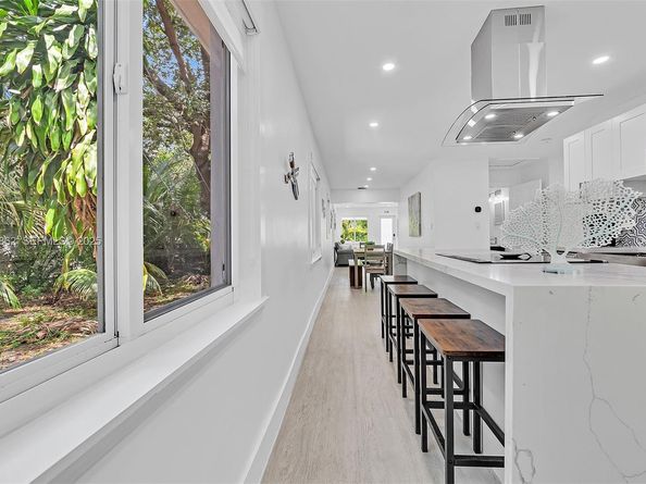 1960 Riverside Dr, Fort Lauderdale FL 33312