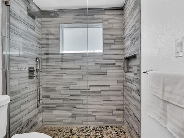 1960 Riverside Dr, Fort Lauderdale FL 33312